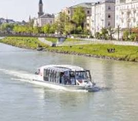 Paseo en barco panorámico "Amadeus Salzburgo" por el rio Salzsach