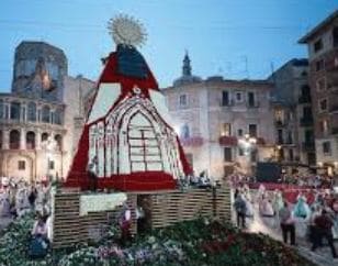 Ofrenda de las Flores en las Fallas de Valencia