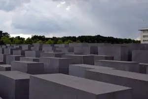 holocausto 300x200 jpg
