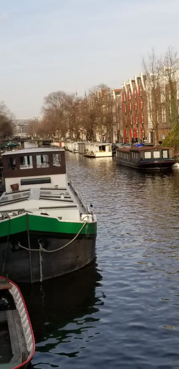 una caminata por el encantador barrio de Jordaan, donde se encuentra la Casa de Ana Frank